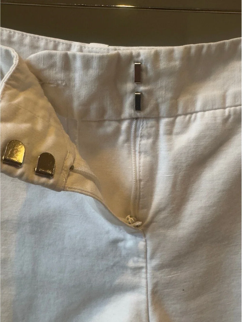 LOFT White Tailored Linen Blend Shorts Size 2